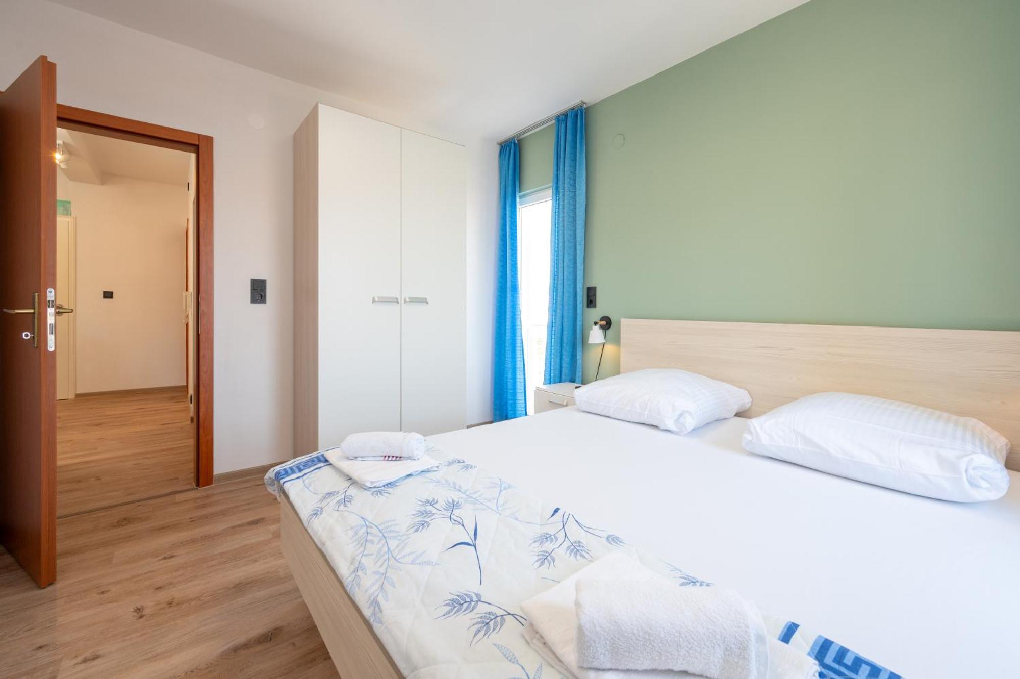 Apartments Zdravko Трогір Екстер'єр фото