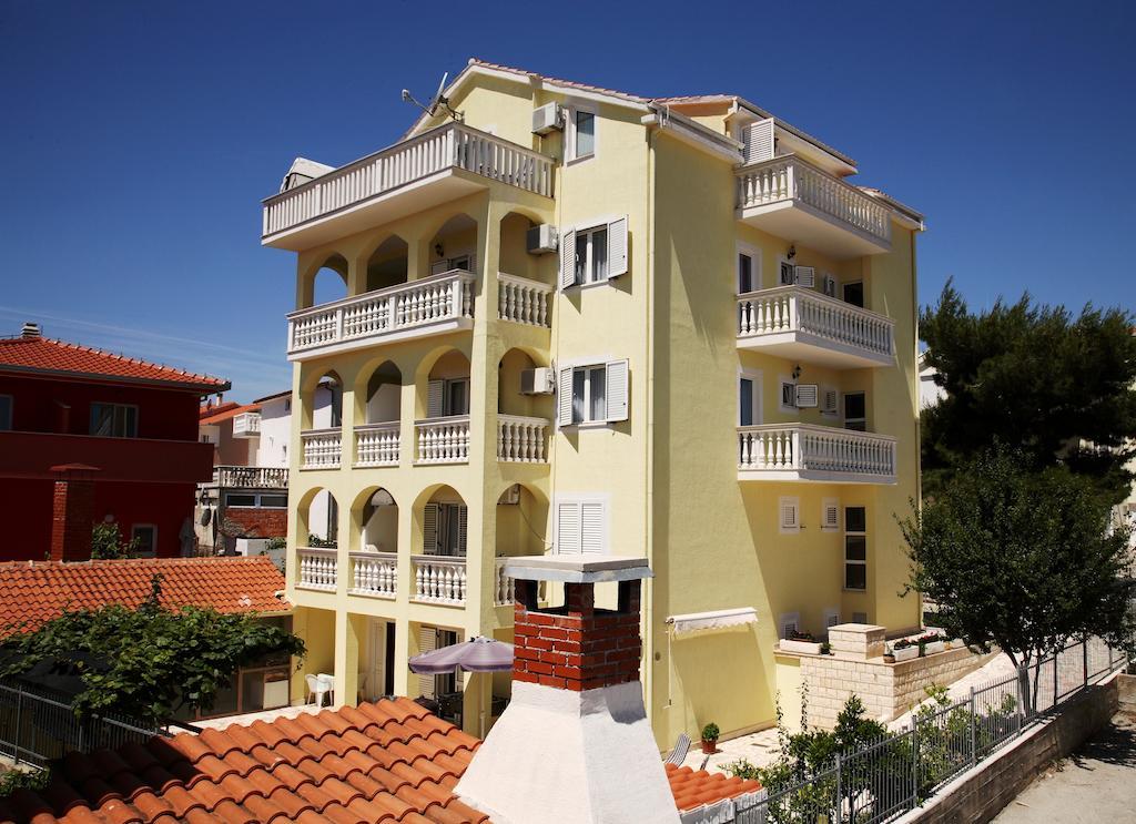 Apartments Zdravko Трогір Екстер'єр фото