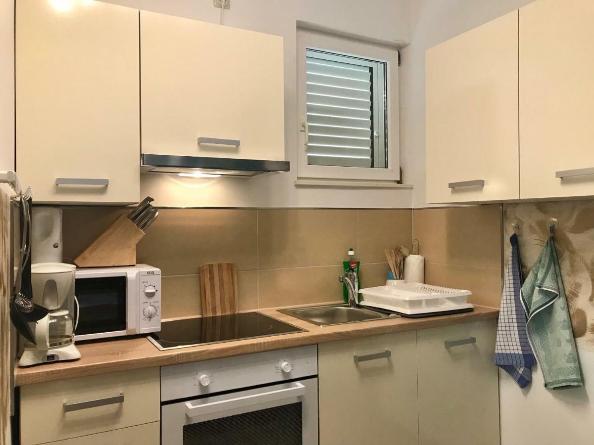 Apartments Zdravko Трогір Екстер'єр фото